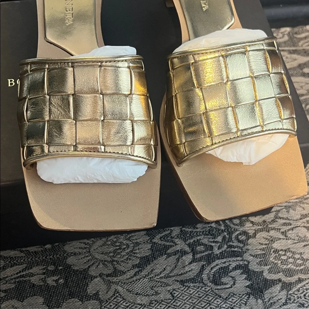 Bottega Veneta Metallic Gold Woven Mules - Picture 4 of 8